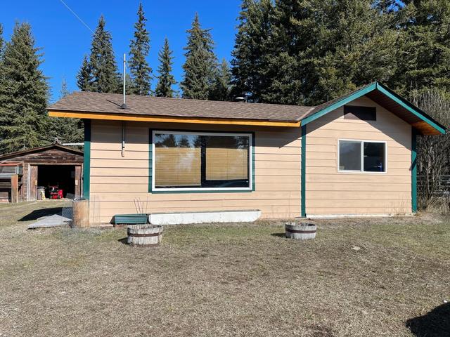 4561 Barleben Road, House detached with 2 bedrooms, 1 bathrooms and null parking in East Kootenay E BC | Image 3