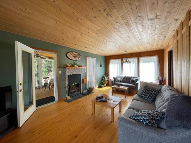 3865 Malina Road, House detached with 4 bedrooms, 3 bathrooms and null parking in Central Kootenay E BC | Image 22