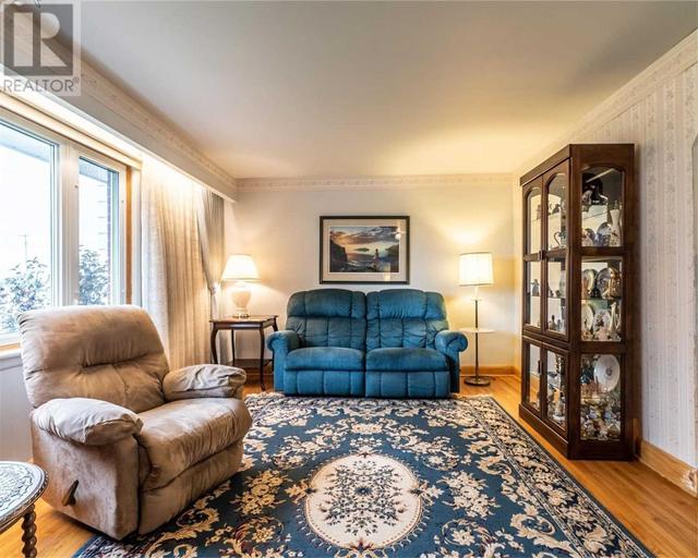 967 Highway 7, House detached with 2 bedrooms, 2 bathrooms and 5 parking in Kawartha Lakes ON | Image 6