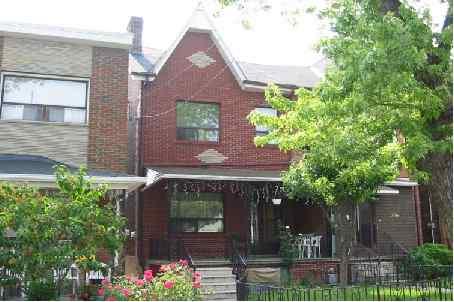 204 Bellwoods Ave, House semidetached with 3 bedrooms, 2 bathrooms and 2 parking in Toronto ON | Image 1