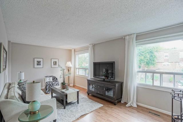 18 Renata Royal Way, Townhouse with 3 bedrooms, 3 bathrooms and 2 parking in Toronto ON | Image 23