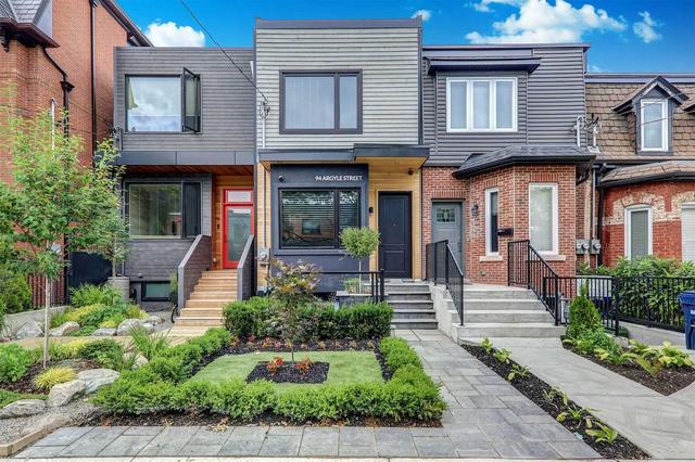 94 Argyle St, House semidetached with 3 bedrooms, 4 bathrooms and 2 parking in Toronto ON | Image 1