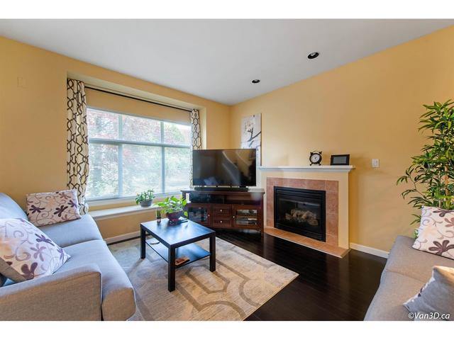 1404 Salter Street, House detached with 3 bedrooms, 2 bathrooms and null parking in New Westminster BC | Image 3