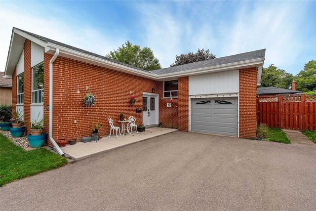 12 Argyle Cres, House detached with 3 bedrooms, 2 bathrooms and 9 parking in Brampton ON | Image 17