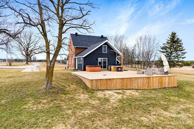 355 Old Almonte Rd, House detached with 3 bedrooms, 2 bathrooms and 8 parking in Mississippi Mills ON | Image 17