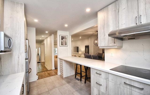 36 Ashglen Way, Townhouse with 3 bedrooms, 3 bathrooms and 2 parking in Markham ON | Image 2