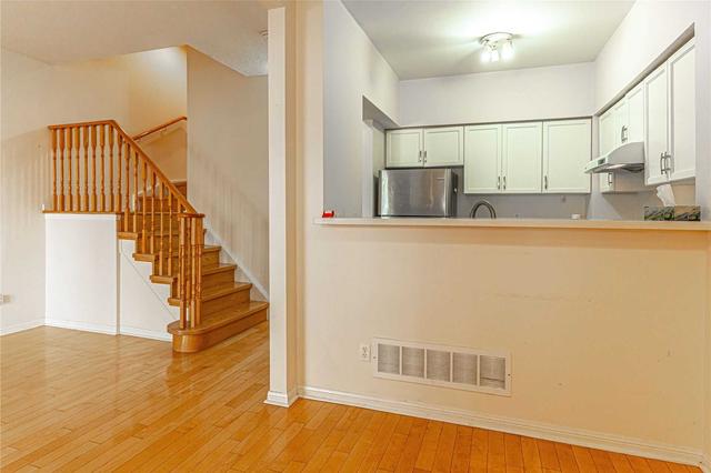 20 - 8 Cox Blvd, Townhouse with 4 bedrooms, 3 bathrooms and 2 parking in Markham ON | Image 3