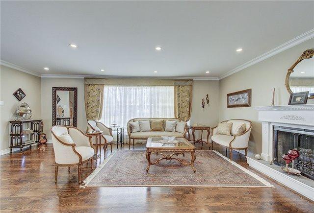 99 Grantbrook St, House detached with 5 bedrooms, 3 bathrooms and 4 parking in Toronto ON | Image 4