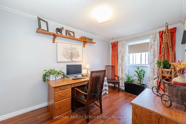 160 Moregate Cres, Townhouse with 3 bedrooms, 2 bathrooms and 2 parking in Brampton ON | Image 15
