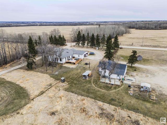 54032 Rge Rd 34, House detached with 5 bedrooms, 2 bathrooms and null parking in Lac Ste. Anne County AB | Image 3