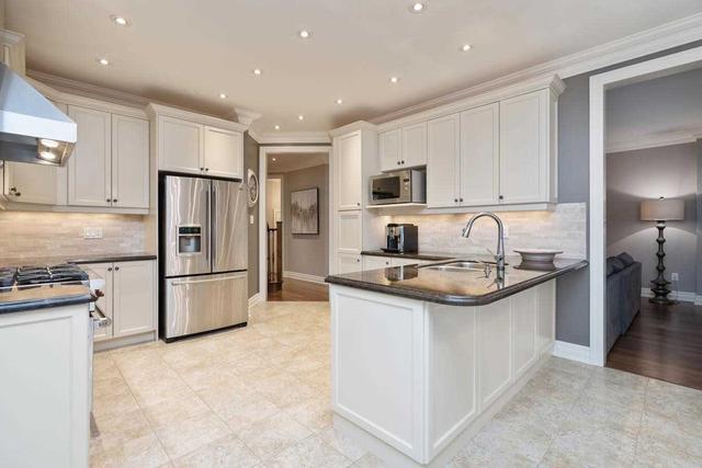 26 Pebblecreek Dr, House detached with 4 bedrooms, 6 bathrooms and 6 parking in Brampton ON | Image 3