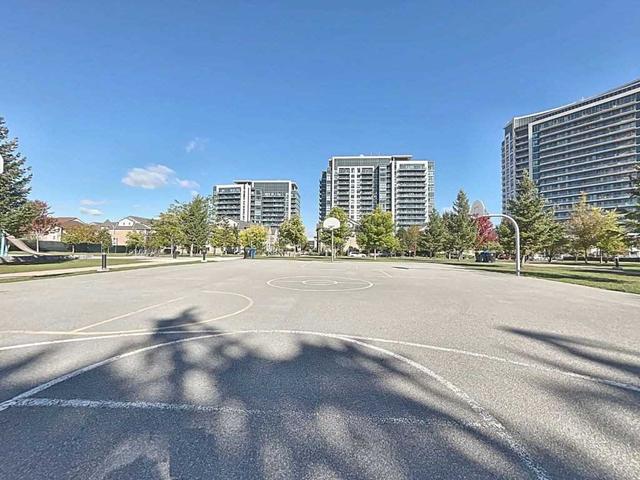 301 - 52 Aerodrome Cres, Townhouse with 2 bedrooms, 2 bathrooms and 1 parking in Toronto ON | Image 11