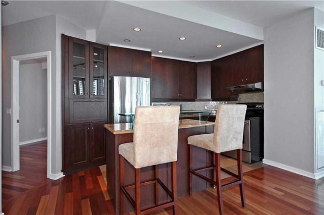 2202 - 208 Queens Quay W, Condo with 2 bedrooms, 2 bathrooms and 1 parking in Toronto ON | Image 8