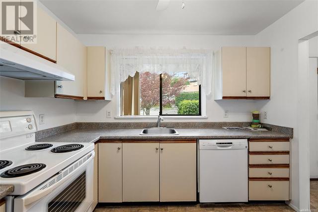 18 - 4140 Interurban Rd, House attached with 2 bedrooms, 2 bathrooms and 2 parking in Saanich BC | Image 25