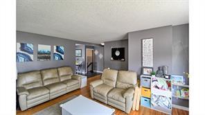 5317 50 Street, House detached with 4 bedrooms, 3 bathrooms and 3 parking in Red Deer County AB | Image 6