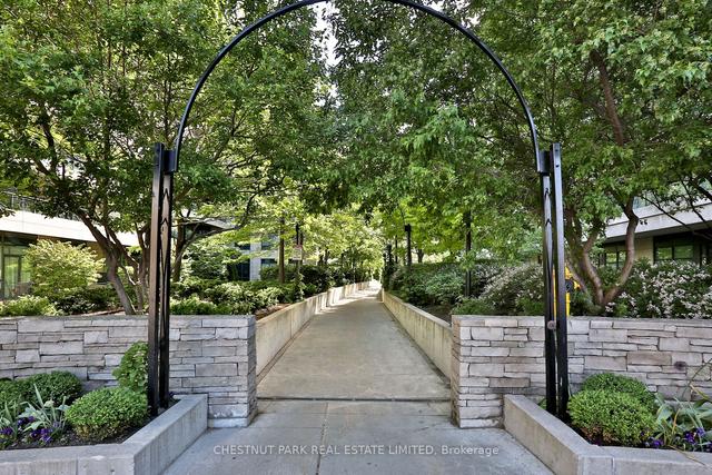208 - 20 Scrivener Sq, Condo with 2 bedrooms, 2 bathrooms and 1 parking in Toronto ON | Image 23