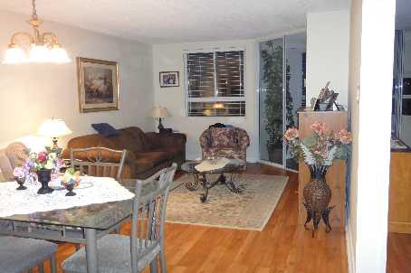 1214 - 4 Park Vista Dr, Condo with 1 bedrooms, 1 bathrooms and 1 parking in Toronto ON | Image 2