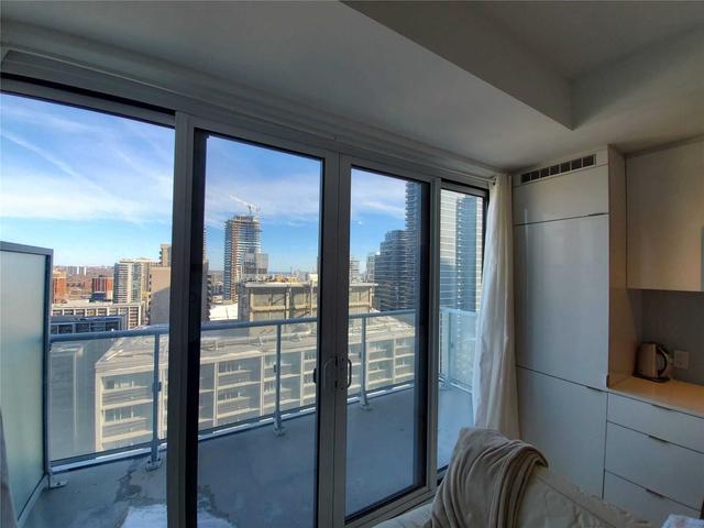 2608 - 7 Grenville St, Condo with 0 bedrooms, 1 bathrooms and 0 parking in Toronto ON | Image 2