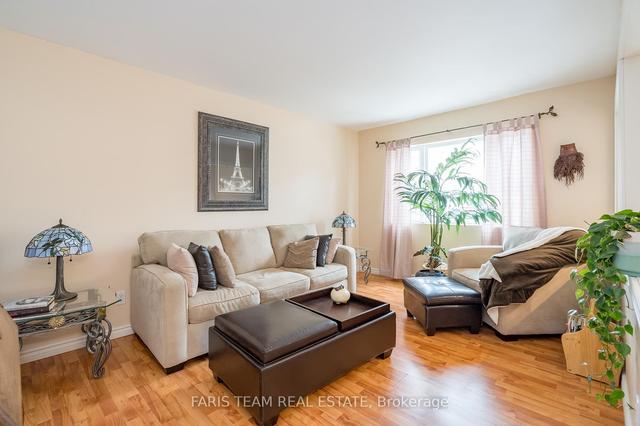 343 Arthur St, House detached with 2 bedrooms, 3 bathrooms and 6 parking in Orillia ON | Image 2
