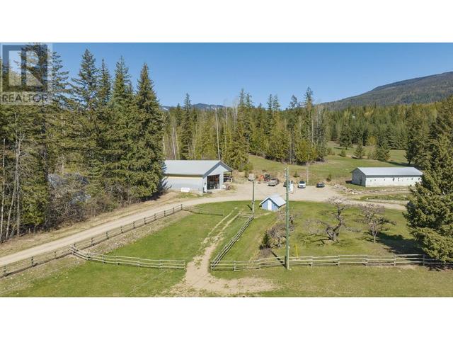 6197 Line 17 Road, House detached with 3 bedrooms, 2 bathrooms and 20 parking in Columbia Shuswap F BC | Image 74