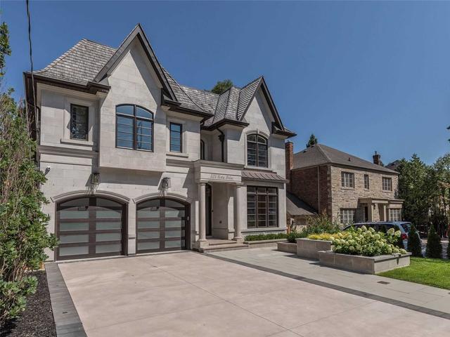 523 Vesta Dr, House detached with 4 bedrooms, 7 bathrooms and 6 parking in Toronto ON | Image 1