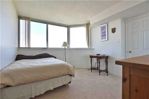 1606 - 880 Dundas St W, Condo with 2 bedrooms, 2 bathrooms and 2 parking in Mississauga ON | Image 11