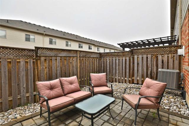61 Redcedar Cres, House attached with 3 bedrooms, 3 bathrooms and 1 parking in Hamilton ON | Image 20
