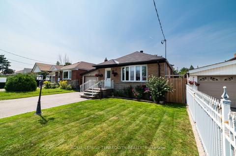 994 Kennedy Rd, House detached with 3 bedrooms, 3 bathrooms and 6 parking in Toronto ON | Card Image