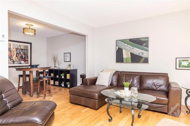 52 Appleby Private, Townhouse with 3 bedrooms, 3 bathrooms and 3 parking in Ottawa ON | Image 10