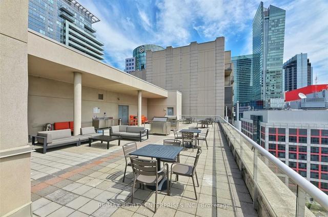 436 - 250 Wellington St W, Condo with 1 bedrooms, 1 bathrooms and 1 parking in Toronto ON | Image 3