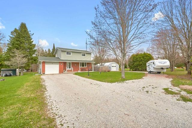 215 Scarlett Line, House detached with 3 bedrooms, 3 bathrooms and 16 parking in Oro Medonte ON | Image 1