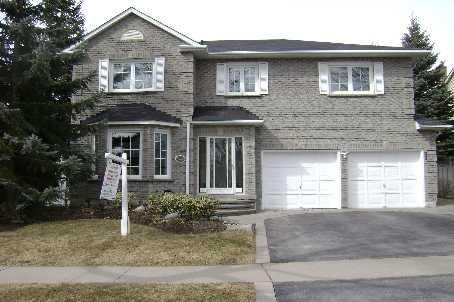 874 Ridge Valley Dr, House detached with 4 bedrooms, 3 bathrooms and 2 parking in Oshawa ON | Image 1