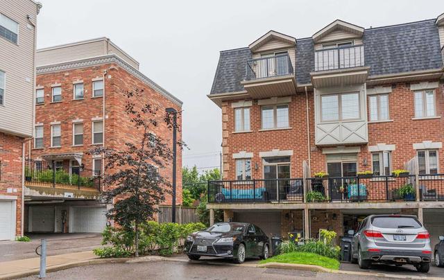 2260 Gerrard St E, Townhouse with 3 bedrooms, 3 bathrooms and 2 parking in Toronto ON | Image 34
