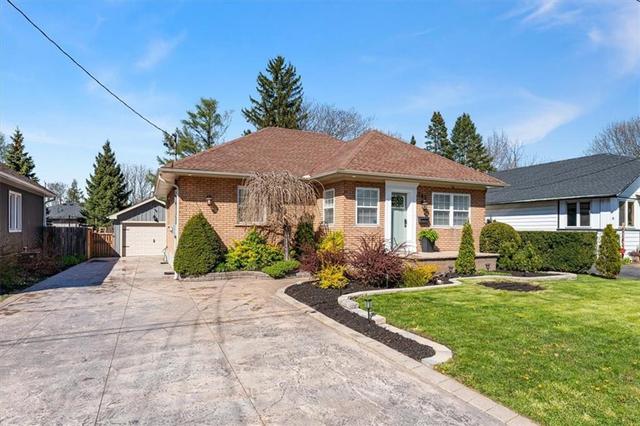 283 Central Avenue, House detached with 4 bedrooms, 2 bathrooms and 4 parking in Grimsby ON | Image 1