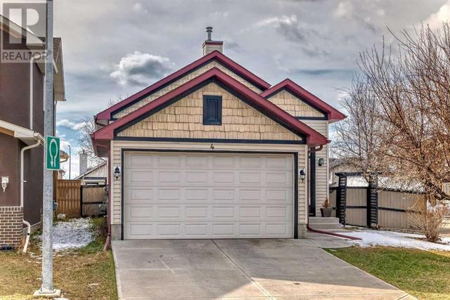 4 Martha's Meadow Place Ne, House detached with 4 bedrooms, 2 bathrooms and 2 parking in Calgary AB | Image 3