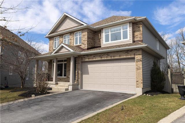 1324 Greenwood Park Drive, House detached with 4 bedrooms, 3 bathrooms and 4 parking in Kingston ON | Image 1