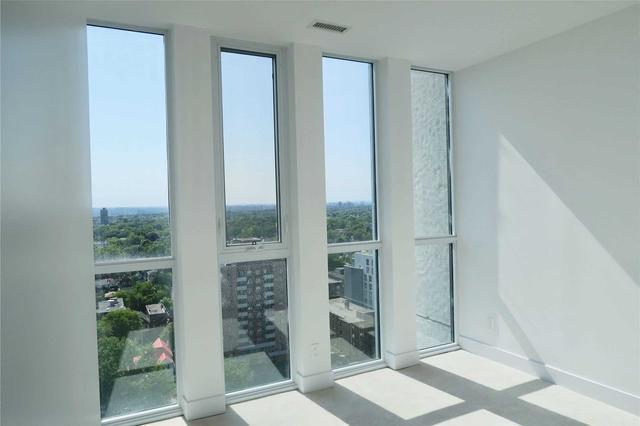 1605 - 1486 Bathurst St, Condo with 2 bedrooms, 2 bathrooms and 1 parking in Toronto ON | Image 4