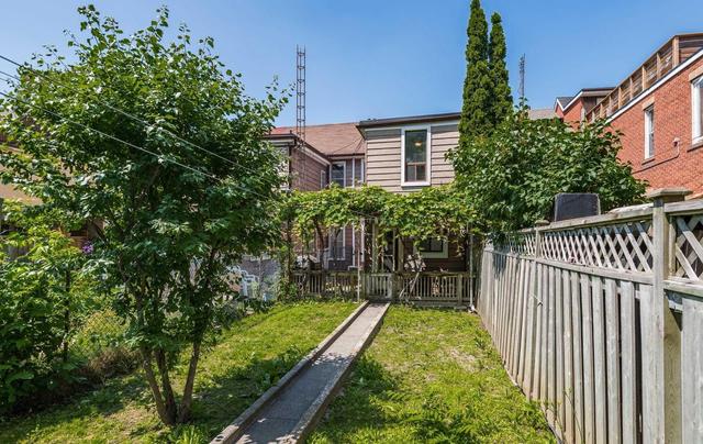 257 Markham St, House attached with 3 bedrooms, 3 bathrooms and 1 parking in Toronto ON | Image 13