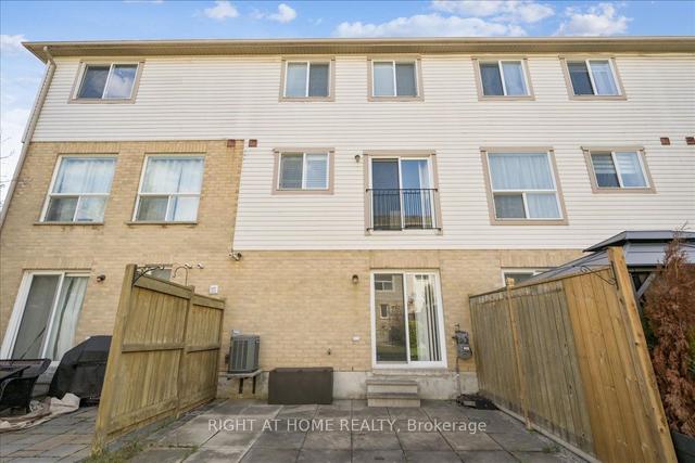 35 - 7284 Bellshire Gate, Townhouse with 3 bedrooms, 2 bathrooms and 2 parking in Mississauga ON | Image 31