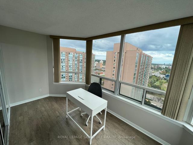 2104 - 135 Hillcrest Ave, Condo with 2 bedrooms, 2 bathrooms and 1 parking in Mississauga ON | Image 4