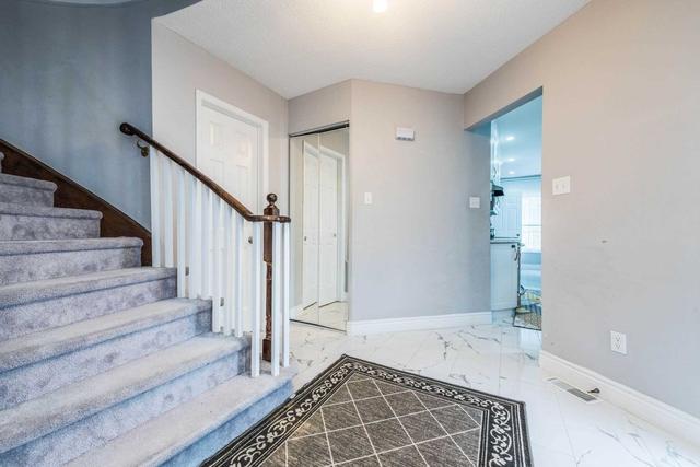 5284 Richborough Dr, House attached with 4 bedrooms, 5 bathrooms and 5 parking in Mississauga ON | Image 4