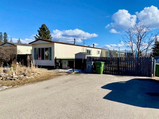 7021 4a Avenue, House detached with 3 bedrooms, 1 bathrooms and 4 parking in Woodlands County AB | Image 4