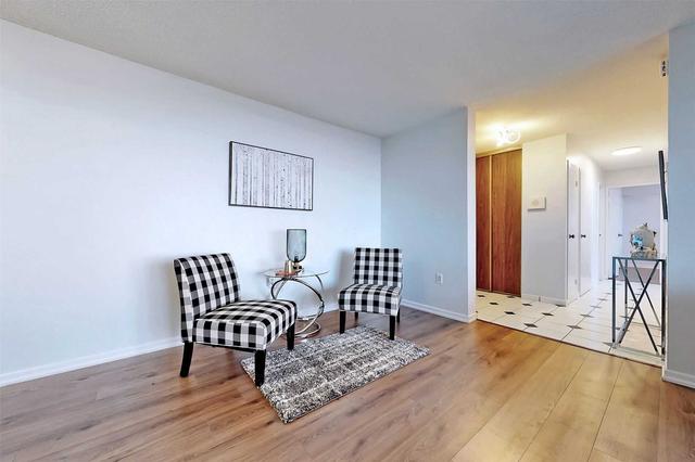 1705 - 17 Knightsbridge Rd, Condo with 2 bedrooms, 1 bathrooms and 1 parking in Brampton ON | Image 7