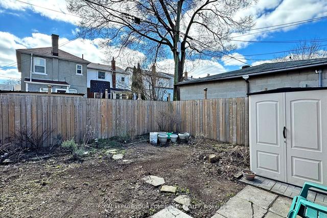 37 Nickle St, House detached with 3 bedrooms, 2 bathrooms and 0 parking in Toronto ON | Image 17