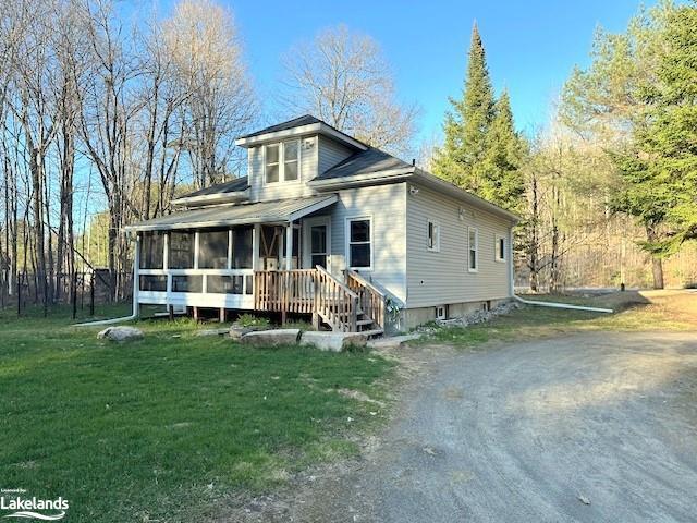 1008 Matabanick Road, House detached with 3 bedrooms, 2 bathrooms and 15 parking in Algonquin Highlands ON | Image 46