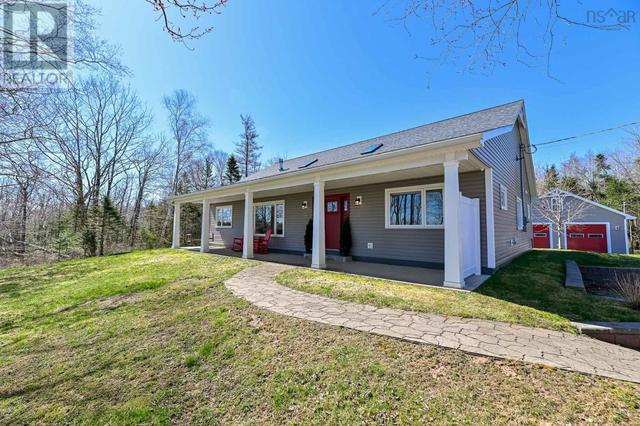 4546 St Margaret's Bay Road, House detached with 3 bedrooms, 2 bathrooms and null parking in Halifax NS | Image 1