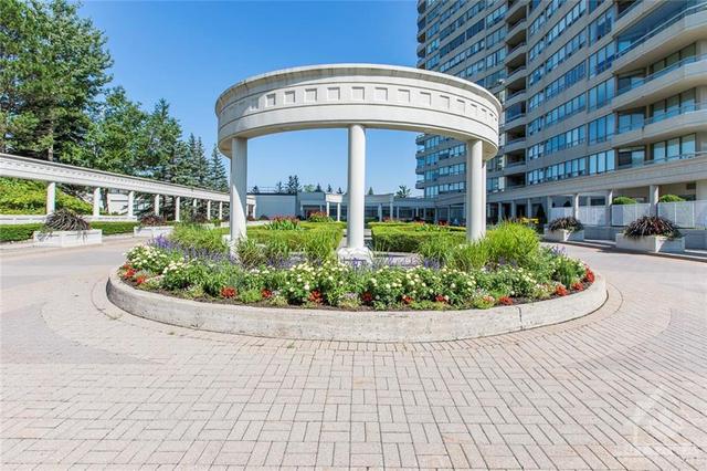 2002 - 1480 Riverside Drive, Condo with 2 bedrooms, 3 bathrooms and 1 parking in Ottawa ON | Image 3