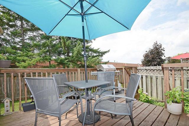 24 - 2004 Glenada Cres, Townhouse with 3 bedrooms, 3 bathrooms and 2 parking in Oakville ON | Image 18