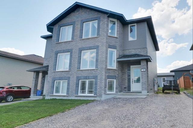 86 Billiard's Way, House semidetached with 2 bedrooms, 2 bathrooms and 3 parking in Greater Sudbury ON | Image 1