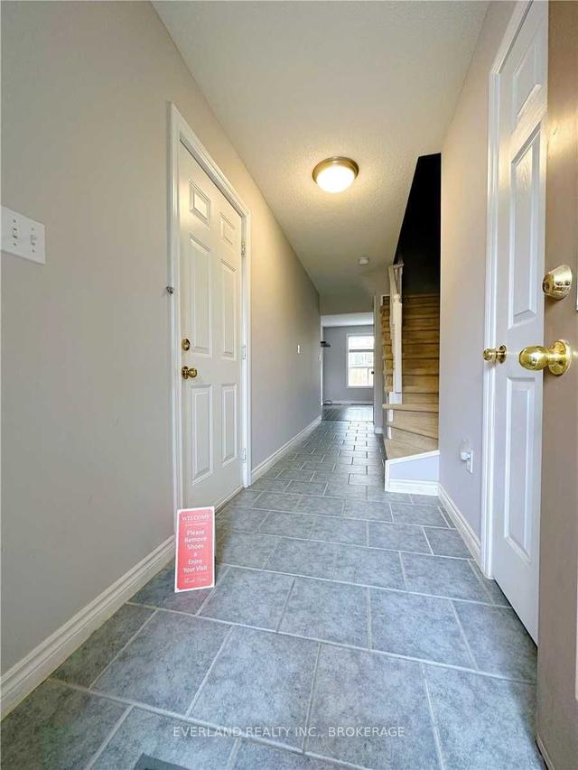 11 - 39 Pinewoods Dr, Townhouse with 3 bedrooms, 2 bathrooms and 2 parking in Hamilton ON | Image 24